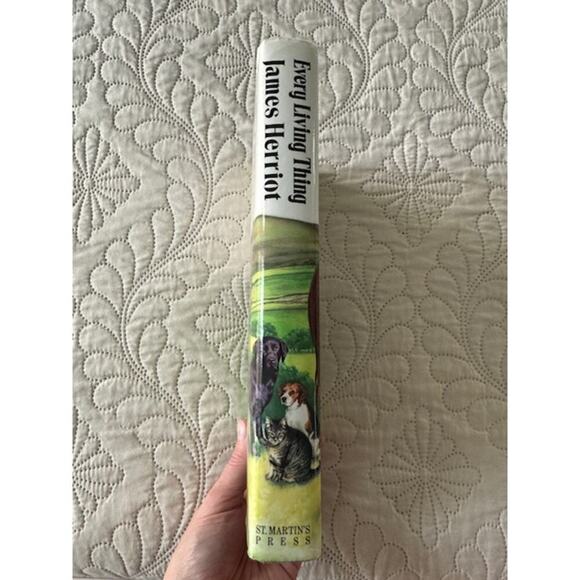 Every Living Thing by James Herriot First Edition First Printing Hardcover Book - Picture 3 of 7